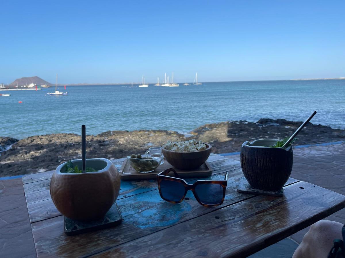 ALLOGGIO INCANTEVOLE NEL CENTRO DI CORRALEJO a 100 metri dal mare Esterno foto